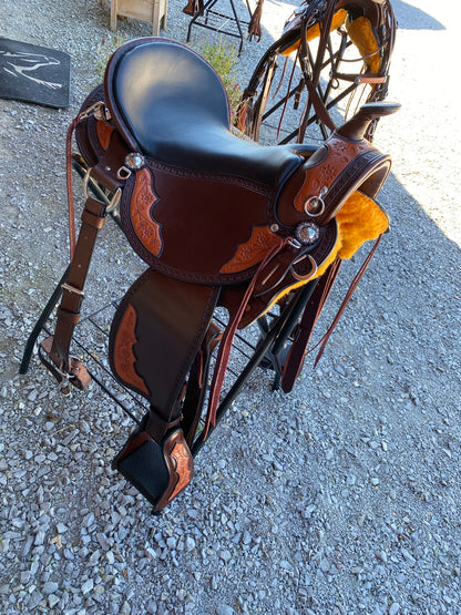 NEW Western Blossom Miller OLD TIMER 17” Handcrafted Custom w/ Pencil Roll, Berry Conchos, Saddle Bag Stays w/ Matching Blossom Overlay Aussie Pulling Collar & Detailed Bridle