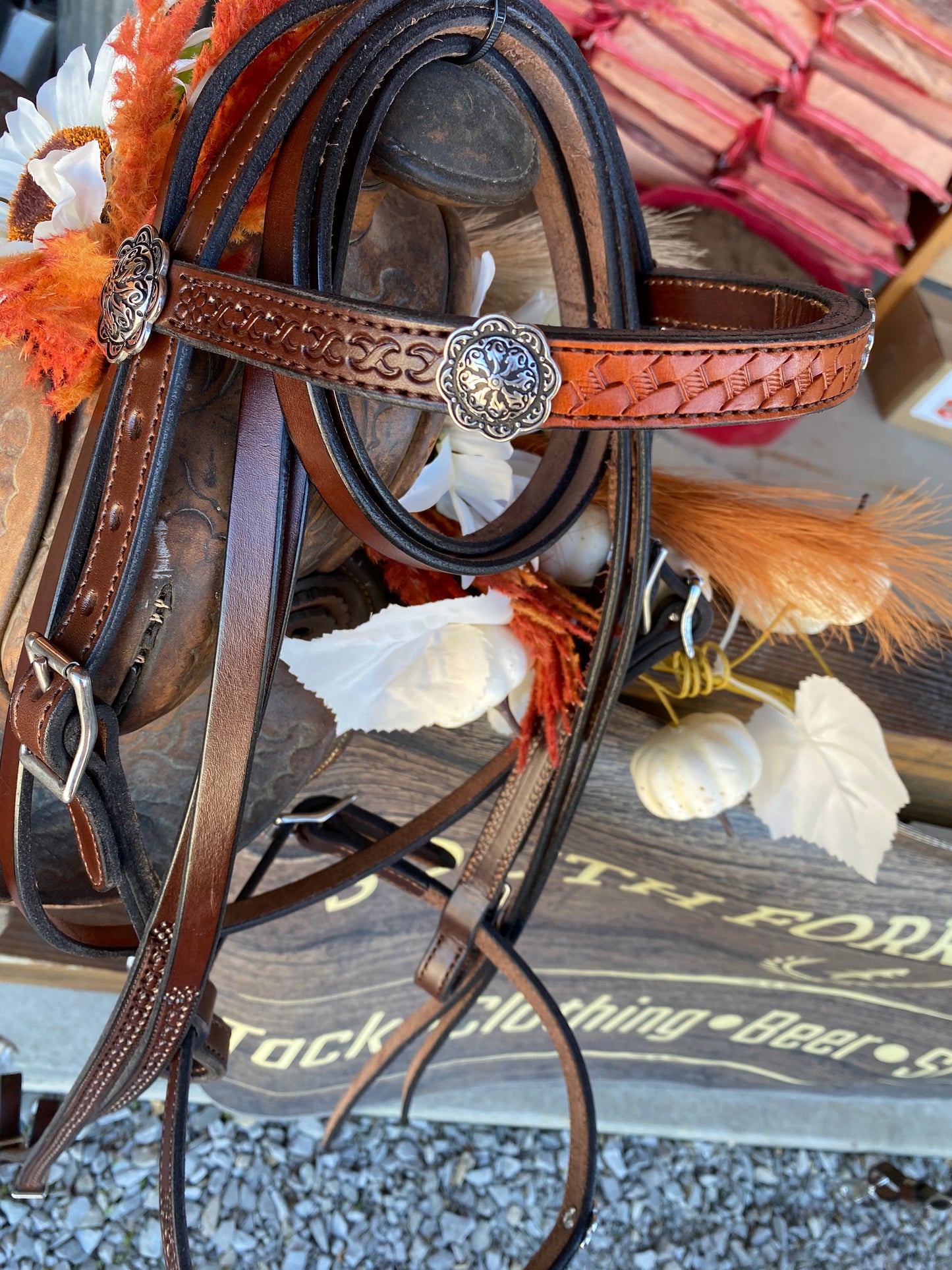 NEW Frontier Basket Weave Western Miller OLD TIMER 18” Handcrafted Custom w/ Cheyenne Roll, Classic Stitched Seat Horseshoe Brand Conchos,  w/ Matching Basketweave Overlay, Stitched Seat Aussie Pulling Collar & Detail Bridle