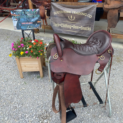 Lightly Used Tucker Heritage Endurance Trail Saddle 16.5”