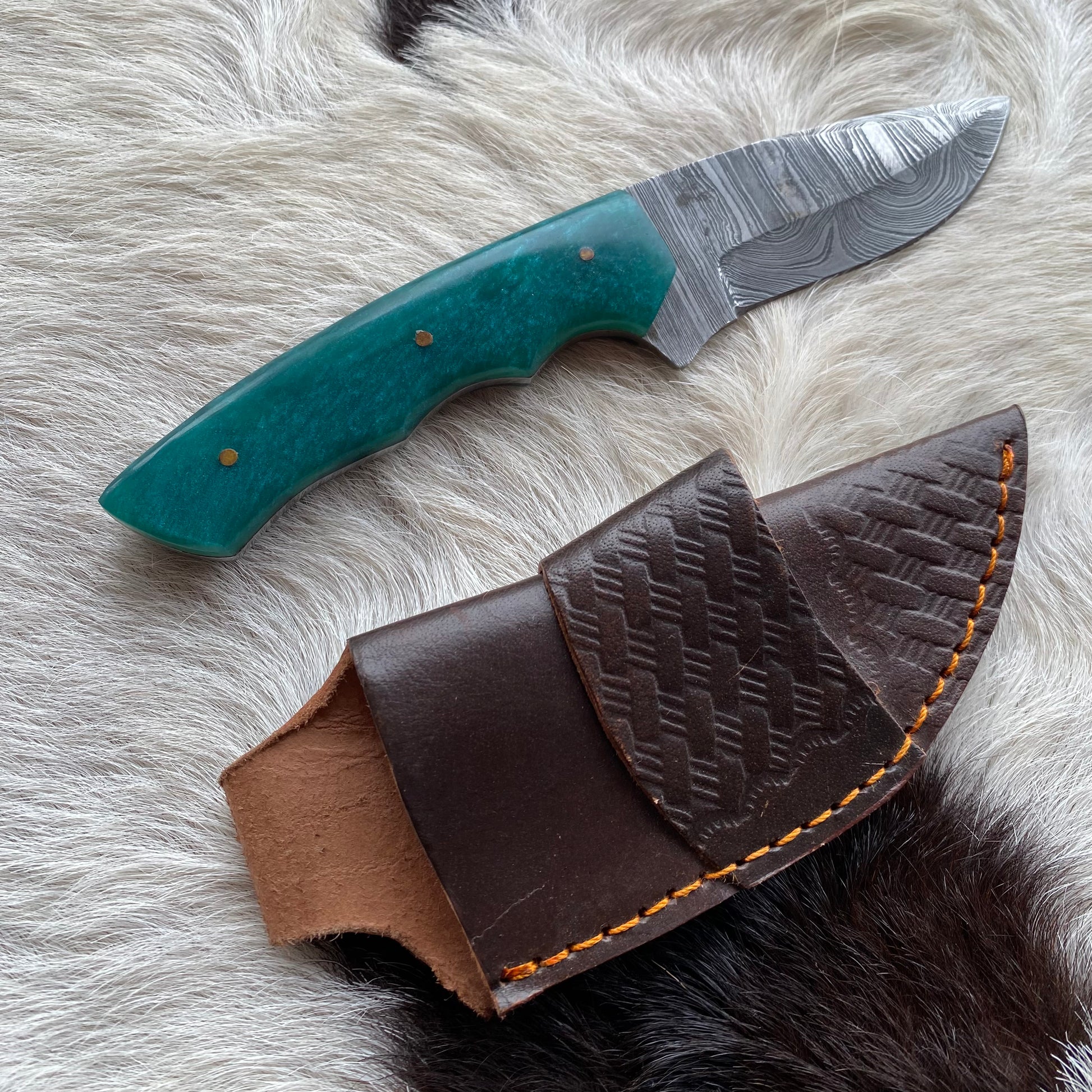 NEW Hand Crafted Wild Aqua Handle Damascus Knife With Leather Sheath