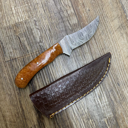 NEW Hand Crafted Wild Horse Golden Resin Handle Damascus Knife With Leather Sheath 