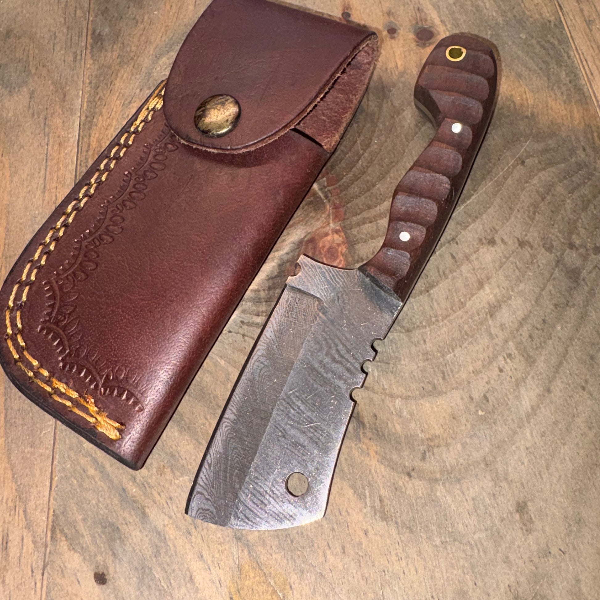 “The Timberwolf Raider”  Hand Crafted Wooden Grip Damascus Cleaver Knife w/ Leather Sheath