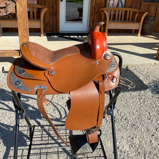 Used 14” Western Saddle w/ Star Conchos & plaited Designs , Tooling & Matching Head Stall