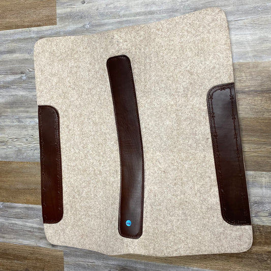 WEAVER ALL PURPOSE SADDLE PAD 1inch Thick Tan w/ Amish Tooled Leathers Barbed-wire Tooling